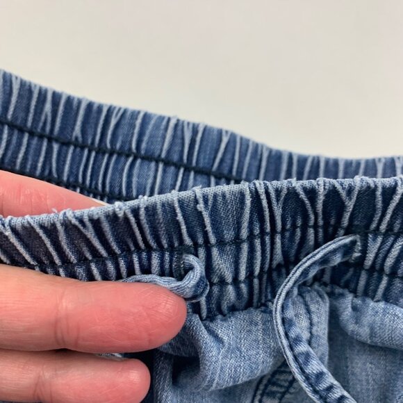 Universal Thread Blue Chambray Denim Pull On Shorts S - Picture 3 of 5